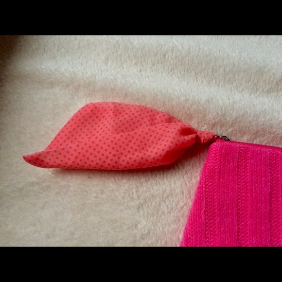 Lancôme Paris Pink Makeup Bag | Purse Trendy - Picture 5 of 8